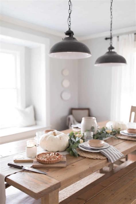 Farmhouse Thanksgiving Table Decor - Farmhouse on Boone