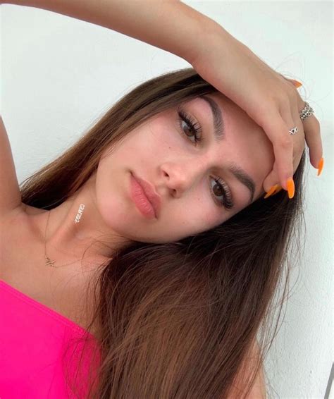 𝗕𝗥𝗘𝗔𝗞 𝗨𝗣, 𝗻. 𝗮𝘂𝘀𝘁𝗶𝗻. | Julia, Makeup looks, Girl