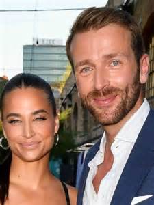 Sexy wie nie! Amira Aly posiert bei Shooting für Lascana in heißen Dessous