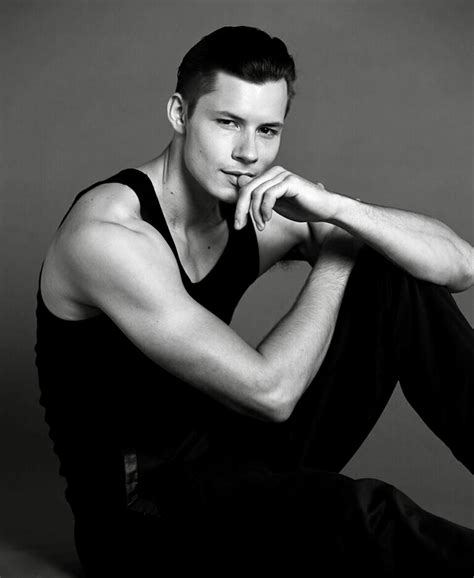 OMG, he's naked: YouTuber, TikToker and model Damian Warlock - OMG.BLOG