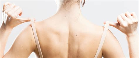 4 Red Flags Your Bra Is Too Small (And How To Break Free)