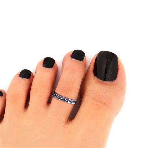 Toe Rings Online : Buy Silver Toe Rings at Best Price in India | GIVA