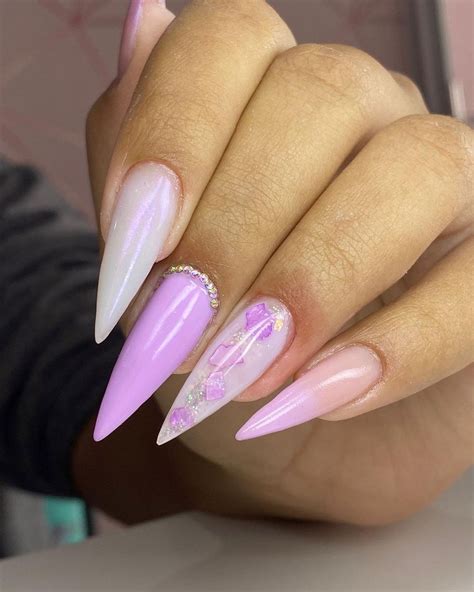 Unhas Stiletto Delicadas - Unhas decoradas stiletto: 20 estilos para inspirar a sua manicure
