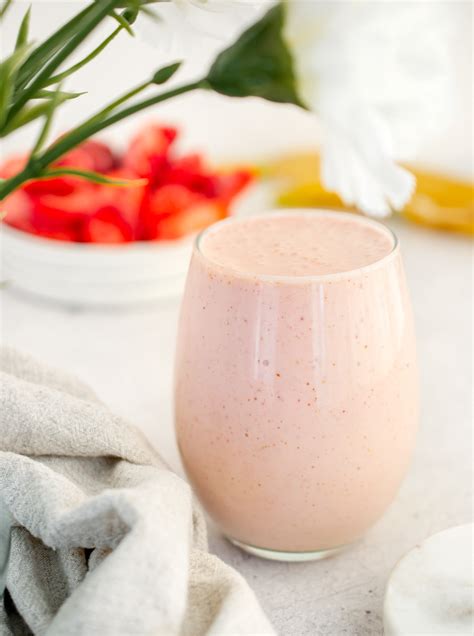 Greek Yogurt Smoothie - fitandfull.ca