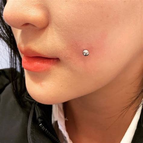 Dimple Piercing: Definition, Jewelry, Price And Tips - Glaminati