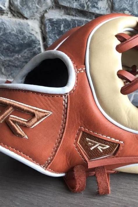 Custom Baseball Gloves - Find Your Perfect Fit!