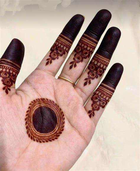 mehndi heena body art design