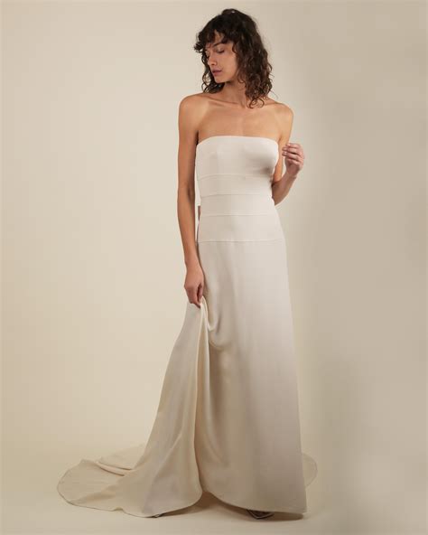Valentino wedding ivory strapless fitted bodice bow back silk train