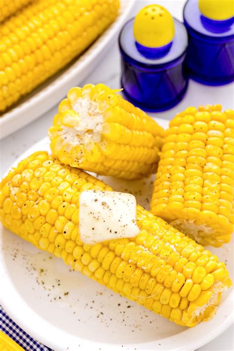 how to cook corn on the cob in the microwave 3
