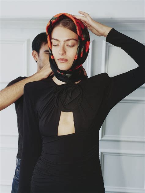 Designersamenwerking H&M met Magda Butrym nu verkrijgbaar