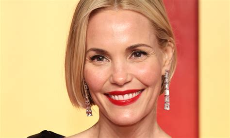 Leslie Bibb Leslie Bibb Praises Mike White's Writing For The White
