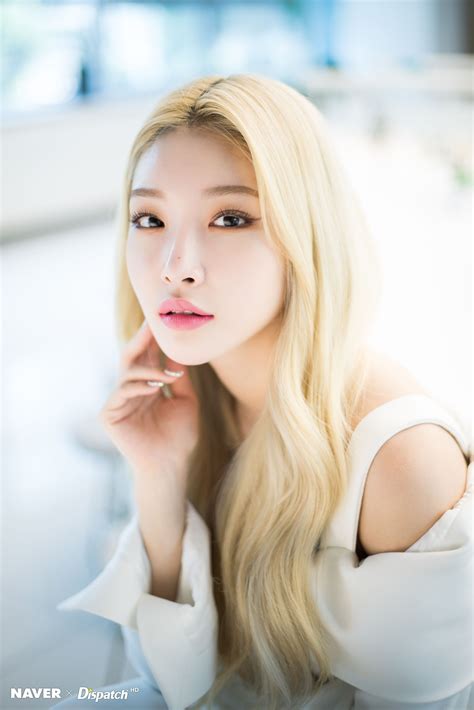 Chungha - 'Flourishing' promotion photoshoot by Naver x Dispatch | Kpop