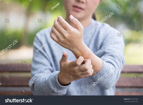 Woman Scratching Her Skin Stock Photo 551851582 | Shutterstock