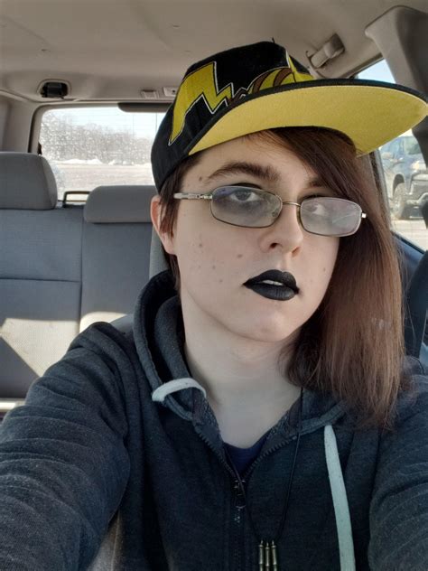 Finally felt not so dysphoric and took a picture of myself I feel happy