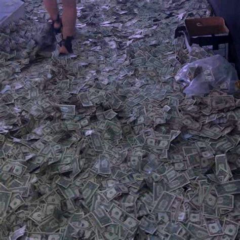 Twelve Hood Minutes: Stripper Bowl Shuffle