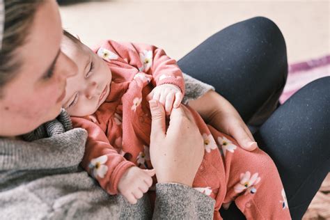 Navigating Visitors with a Newborn: How to decide what’s best for you