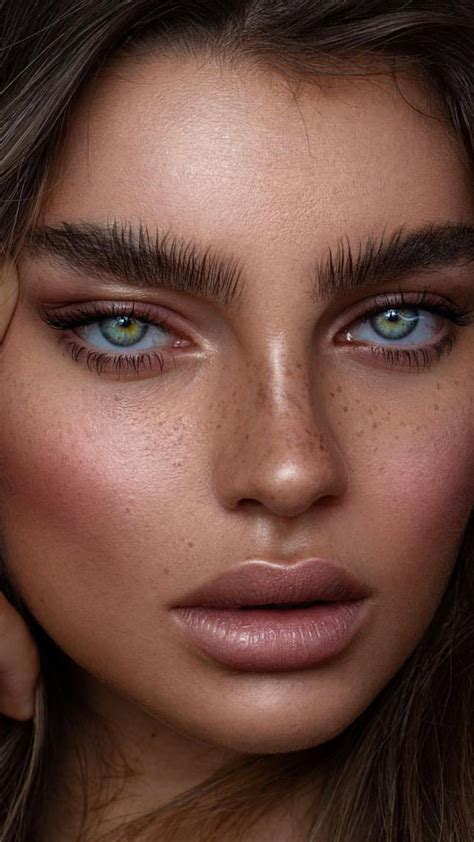 Natural makeup ideas for beautiful women with light and dark skin – Artofit