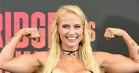 ebanie bridges reacts  rival accusing     clothes