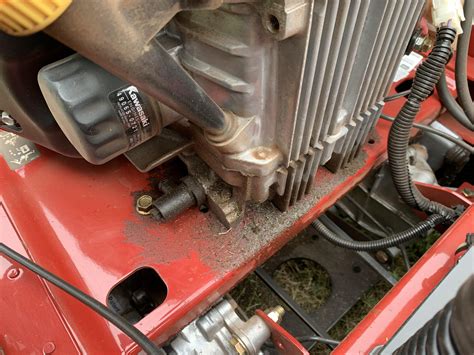 Toro 75750 Oil Leak (Kawasaki FR691V) : r/smallengines