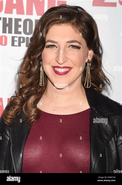 Mayim Bialik's Net Fortunes: A Mind At Play In Multimillionaires Club