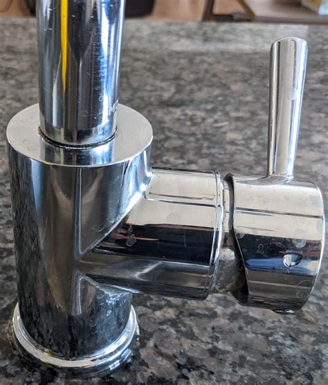 leak - Identifying the model of Moen faucet in kitchen - Home
