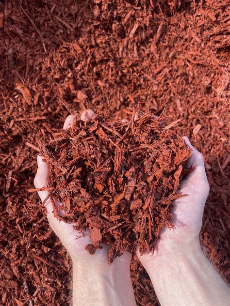 Red Mulch | The Mulch Source | Simply Superior Mulch | Minneapolis, MN