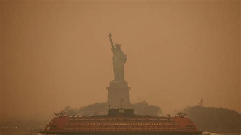 New York will choke on Canada wildfire smoke for days, warns weather ...