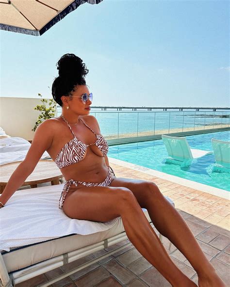 Joy Taylor delights fans with new video from vacation after Fox Sports