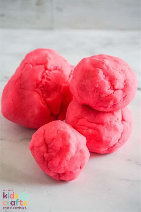 Easy Homemade Playdough Recipe with Cream of Tartar