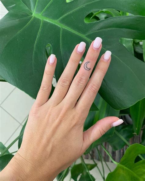Tatuagem Inicial No Dedo - Tatuagem no dedo: 70 fotos e dicas para sua próxima tattoo