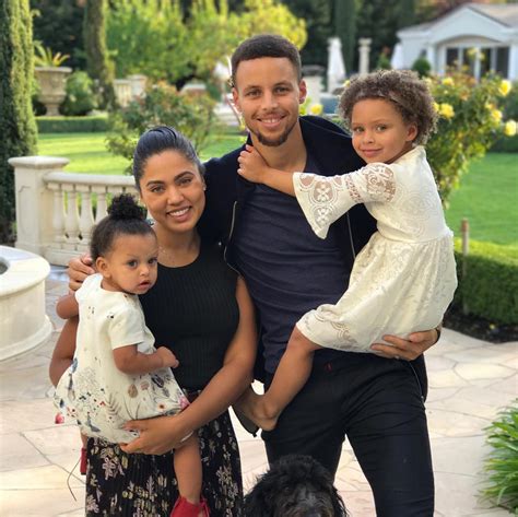 Cute Photos Of Ayesha and Steph Curry's Daughters Riley And Ryan Curry ...