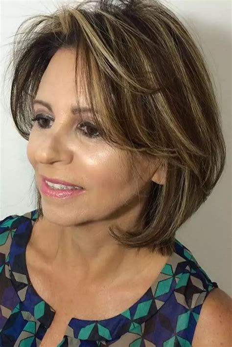 15 Medium Hairstyles Women Over 50 | Hairstyles Street