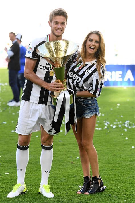 Michela Persico sexy in pizzo ma con il labbro rotto: cosa è successo a