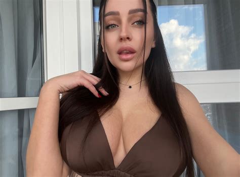 I’m here to lift more than your spirit : r/PiercingsBDSM