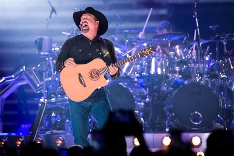 garth brooks net worth gosp news