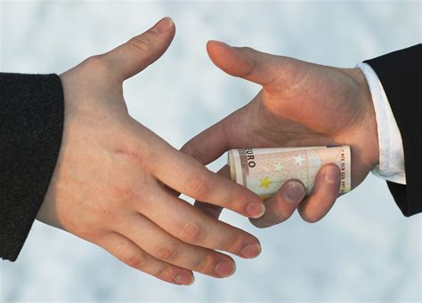 Corruzione E Concussione 9