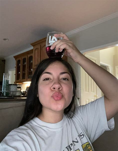 Hello all new to Reddit : r/latinas