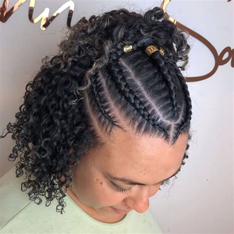 Trança No Topo Da Cabeça Cabelo Cacheado - Penteado natural | Trança no cabelo cacheado curto, Trança topo da ...