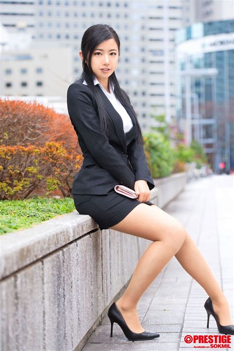 japan office lady | Buisness women, Business women fashion, Business