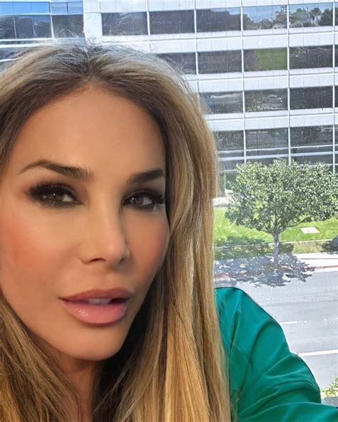 Gossip columns explain what adrienne maloof and her ex agreed 16