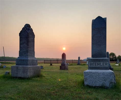 Resthaven Cemetery - Wakarusa, Indiana : r/CemeteryPorn