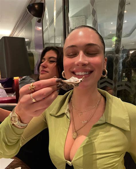 Elsie Hewitt 10/25/2022 • CelebMafia