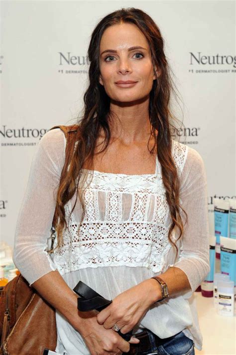 Gabrielle Anwar 2015 HBO Luxury Lounge – celebsla.com