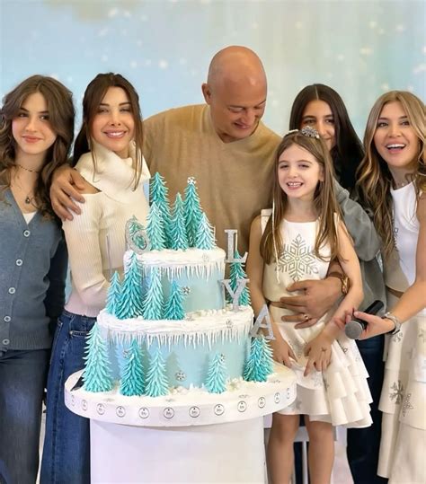 Lebanese Stars | ‎السّيّدة #ماريبيل_حبيب خطيبة نجل النّجمة #نادين