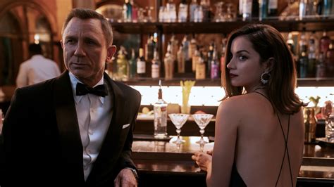 Daniel Craig's Last James Bond Scene Wasn't Shot As Originally Planned