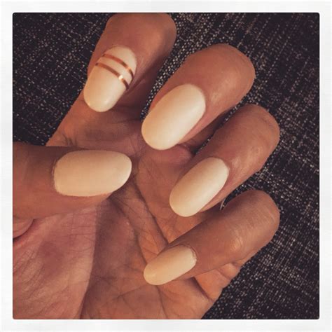 White oval nails. Perfect for spring!! | Oval nails, White oval nails ...