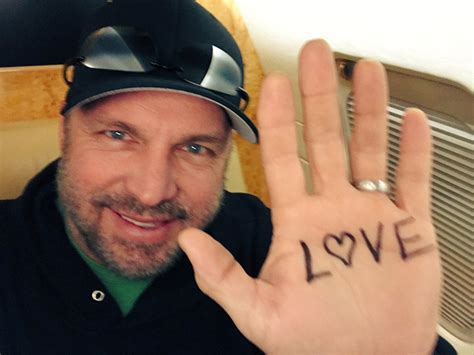 garth garth garth everyday  hollyday