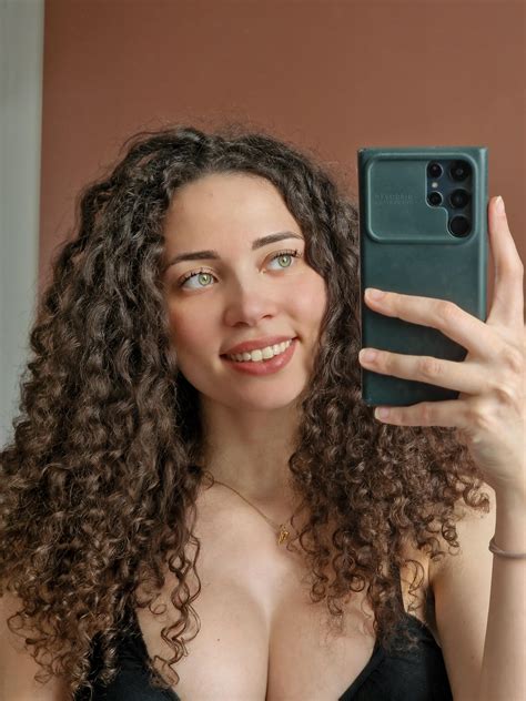 Someone told me I look younger than my age. Thoughts? [f27] : r