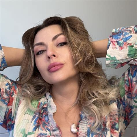 Food critics are split on whether pitaccio is worth the hype 10