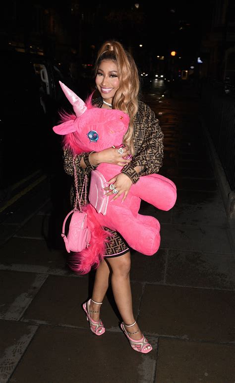 Ножки Ники Минаж — feetABC